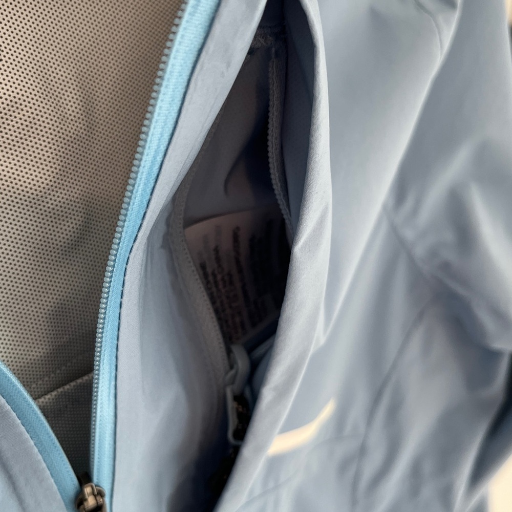 Light Blue (Glacier Lake) Women’s Mizuno Hooded Active wear Jacket - Picture 7 of 12